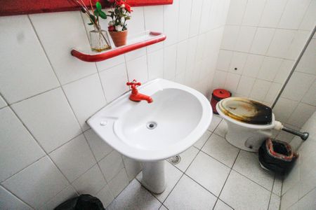 Casa à venda com 700m², 3 quartos e 5 vagasBanheiro de serviço 3