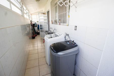 Casa à venda com 700m², 3 quartos e 5 vagasÁrea de Serviço 2