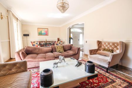 Casa à venda com 700m², 3 quartos e 5 vagasSala