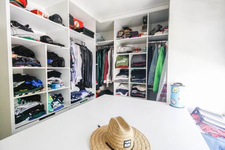 Casa à venda com 700m², 3 quartos e 5 vagasCloset  Suíte 3