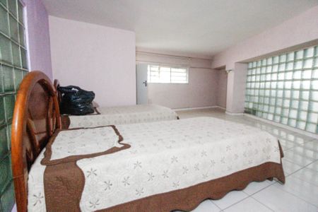 Casa à venda com 700m², 3 quartos e 5 vagasQuarto de serviço 2