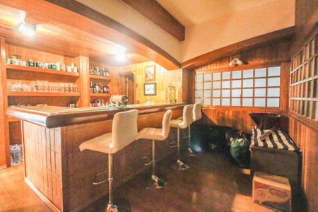 Casa à venda com 700m², 3 quartos e 5 vagasBar