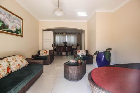 Casa à venda com 700m², 3 quartos e 5 vagasSala