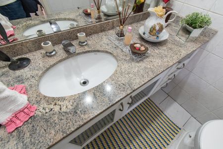 Apartamento à venda com 140m², 3 quartos e 3 vagas Apartamento à venda com 140m², 3 quartos e 3 vagasBanheiro