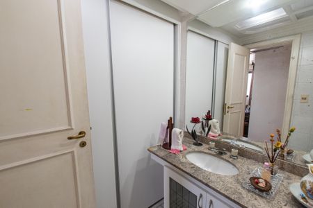 Apartamento à venda com 140m², 3 quartos e 3 vagas Apartamento à venda com 140m², 3 quartos e 3 vagasBanheiro