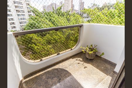 Apartamento à venda com 300m², 4 quartos e 5 vagasSuíte 1 - Varanda