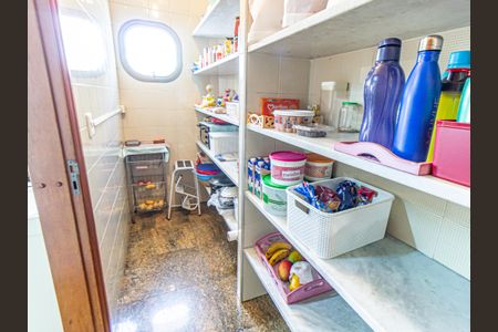 Apartamento à venda com 300m², 4 quartos e 5 vagasCozinha - Despensa