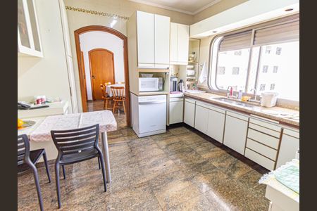 Apartamento à venda com 300m², 4 quartos e 5 vagasCozinha