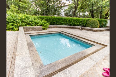 Apartamento à venda com 300m², 4 quartos e 5 vagasÁrea comum - Piscina