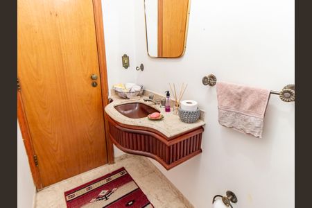 Apartamento à venda com 300m², 4 quartos e 5 vagasLavabo