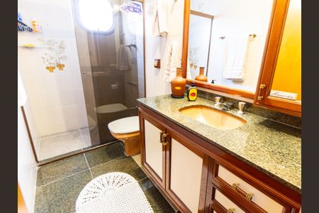 Apartamento à venda com 300m², 4 quartos e 5 vagasBanheiro da Suíte 3