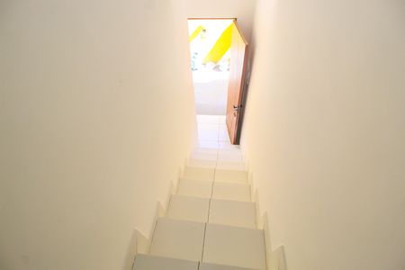 Casa de condomínio para alugar com 55m², 2 quartos e 1 vagaEscada