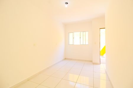 Casa de condomínio para alugar com 55m², 2 quartos e 1 vagaSala