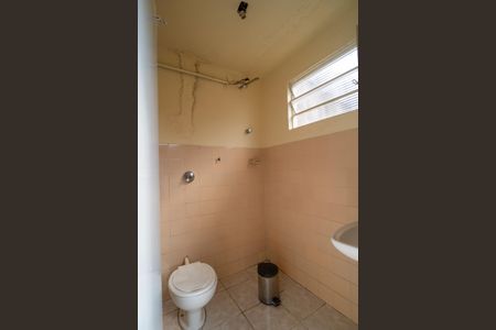 Casa para alugar com 260m², 3 quartos e 4 vagas Casa para alugar com 260m², 3 quartos e 4 vagasBanheiro de serviço