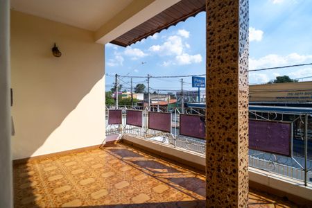 Casa para alugar com 260m², 3 quartos e 4 vagas Casa para alugar com 260m², 3 quartos e 4 vagasVaranda da Sala