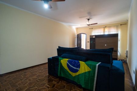 Casa para alugar com 260m², 3 quartos e 4 vagas Casa para alugar com 260m², 3 quartos e 4 vagasSala