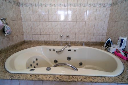 Casa para alugar com 260m², 3 quartos e 4 vagas Casa para alugar com 260m², 3 quartos e 4 vagasBanheiro da Suíte