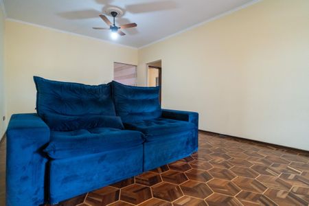 Casa para alugar com 260m², 3 quartos e 4 vagas Casa para alugar com 260m², 3 quartos e 4 vagasSala