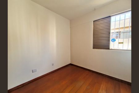Apartamento à venda com 142m², 4 quartos e 2 vagasQuarto 4