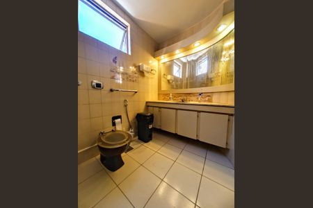 Apartamento à venda com 142m², 4 quartos e 2 vagasBanheiro 