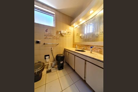 Apartamento à venda com 142m², 4 quartos e 2 vagasBanheiro 