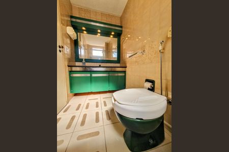 Apartamento à venda com 142m², 4 quartos e 2 vagasBanheiro do Quarto 1