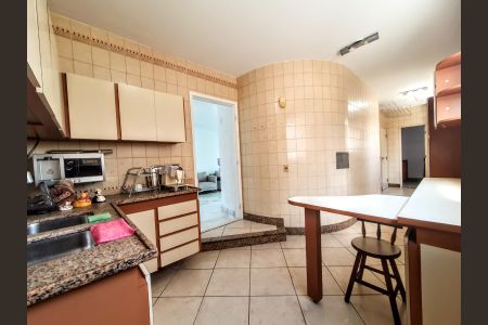 Apartamento à venda com 142m², 4 quartos e 2 vagasCozinha