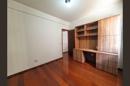 Apartamento à venda com 142m², 4 quartos e 2 vagasQuarto 2