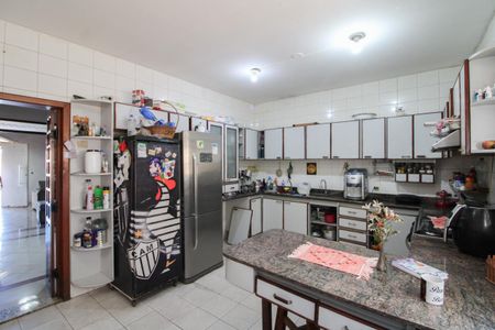 Casa à venda com 530m², 6 quartos e 4 vagasCozinha