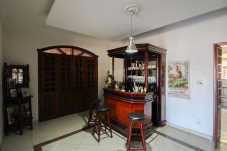 Casa à venda com 530m², 6 quartos e 4 vagasSala de Jantar