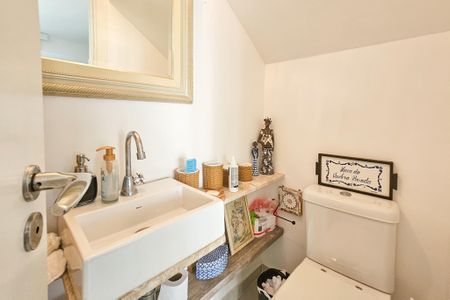 Apartamento para alugar com 100m², 2 quartos e 2 vagas Apartamento para alugar com 100m², 2 quartos e 2 vagasLavabo