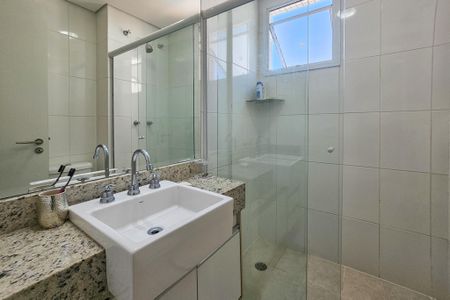 Apartamento para alugar com 100m², 2 quartos e 2 vagas Apartamento para alugar com 100m², 2 quartos e 2 vagasBanheiro da suíte 2