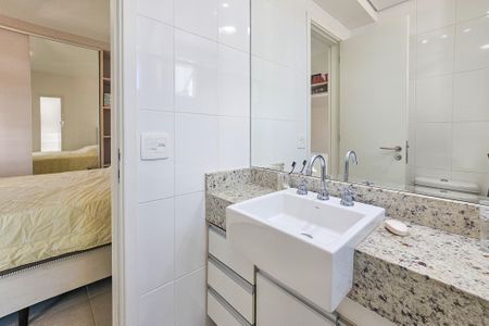 Apartamento para alugar com 100m², 2 quartos e 2 vagas Apartamento para alugar com 100m², 2 quartos e 2 vagasBanheiro da suíte 2