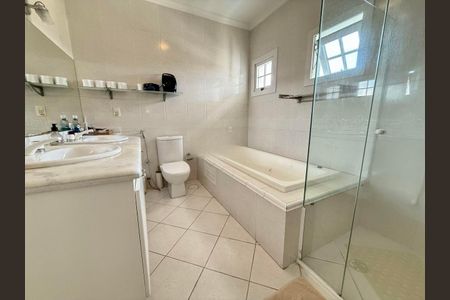 Casa de condomínio à venda com 350m², 3 quartos e 3 vagas