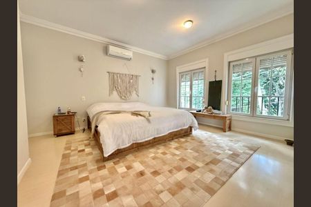 Casa de condomínio à venda com 350m², 3 quartos e 3 vagas