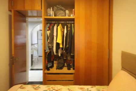 Apartamento à venda com 60m², 2 quartos e 1 vagaQuarto 02