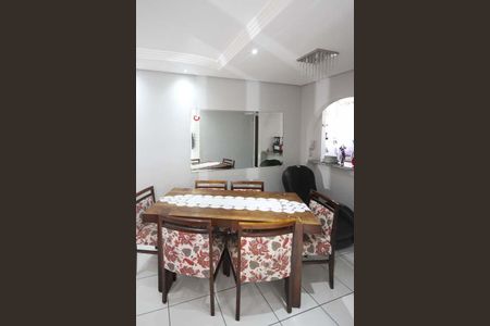 Apartamento à venda com 60m², 2 quartos e 1 vagaSala de jantar