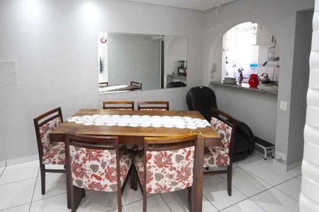 Apartamento à venda com 60m², 2 quartos e 1 vagaSala de jantar