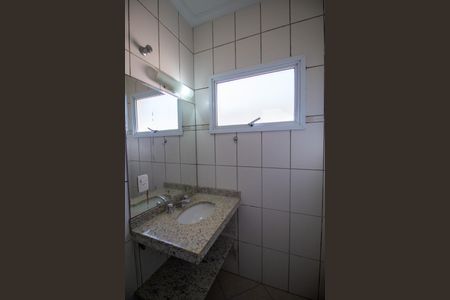 Casa de condomínio para alugar com 158m², 3 quartos e 2 vagas Casa de condomínio para alugar com 158m², 3 quartos e 2 vagasBanheiro da Suíte