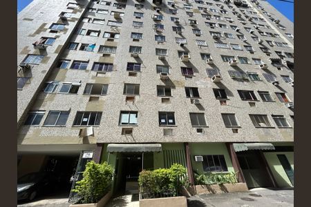 Apartamento para alugar com 57m², 2 quartos e sem vagaFachada