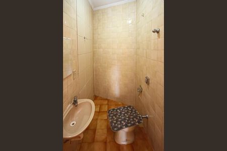 Casa para alugar com 120m², 3 quartos e 2 vagas Casa para alugar com 120m², 3 quartos e 2 vagasBanheiro da Edicula 02