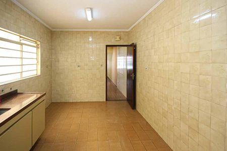 Casa para alugar com 120m², 3 quartos e 2 vagas Casa para alugar com 120m², 3 quartos e 2 vagasCozinha