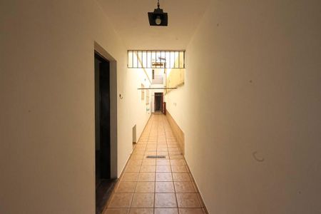 Casa para alugar com 120m², 3 quartos e 2 vagas Casa para alugar com 120m², 3 quartos e 2 vagasCorredor lateral