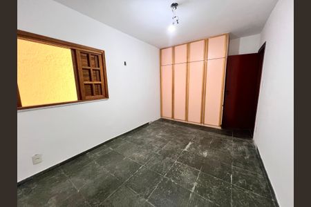 Casa à venda com 322m², 3 quartos e 1 vagaQuarto 2