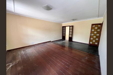 Casa à venda com 322m², 3 quartos e 1 vagaSala