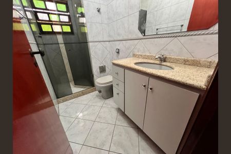 Casa à venda com 322m², 3 quartos e 1 vagaBanheiro