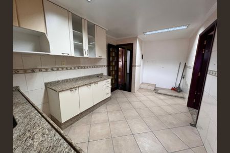 Casa à venda com 322m², 3 quartos e 1 vagaCozinha