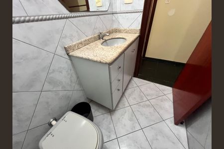 Casa à venda com 322m², 3 quartos e 1 vagaBanheiro 2