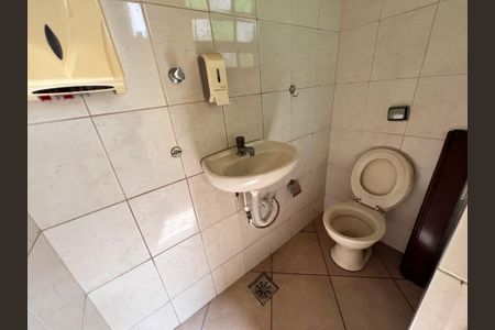 Casa à venda com 322m², 3 quartos e 1 vagaBanheiro de Serviço