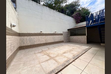 Casa à venda com 322m², 3 quartos e 1 vagaÁrea comum